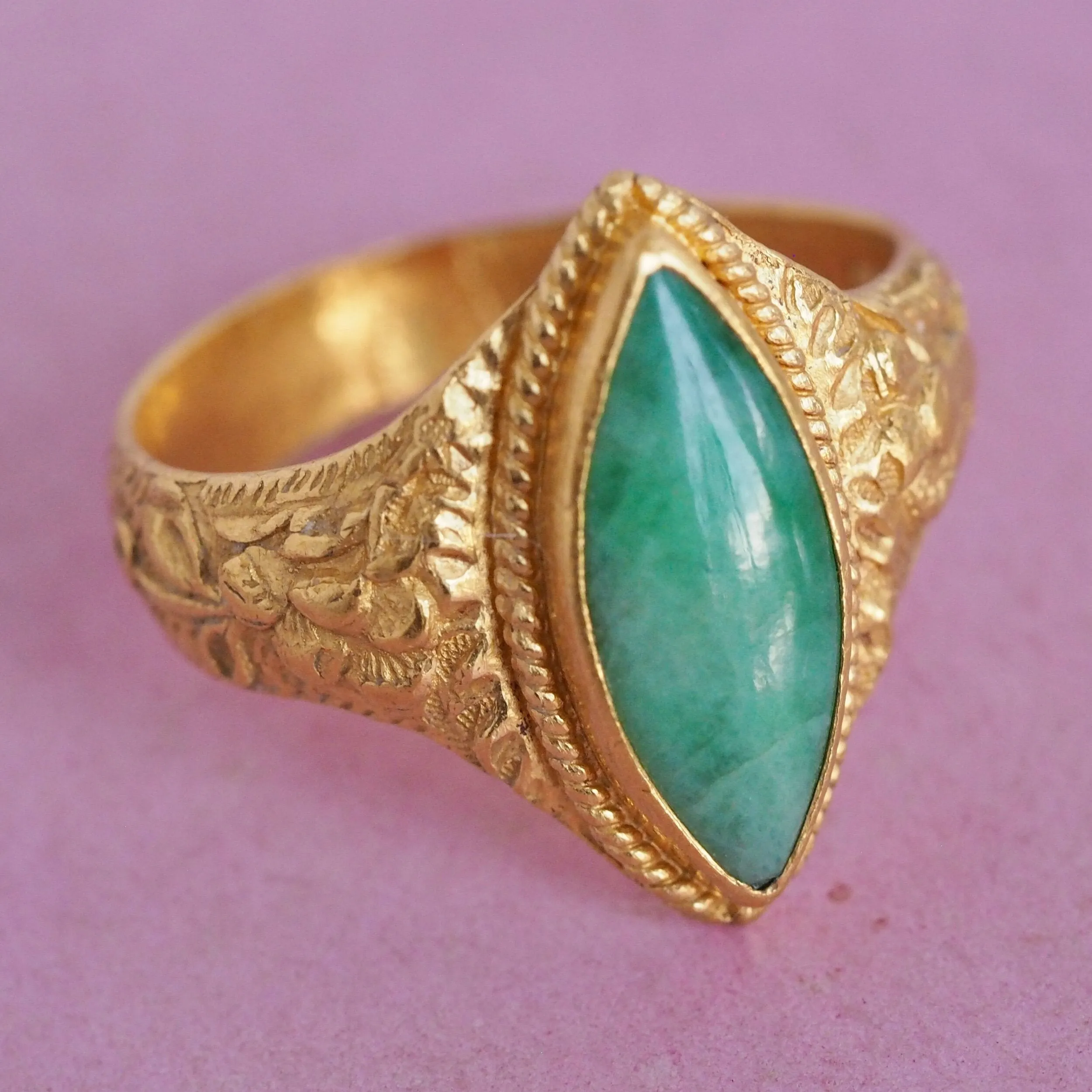 Antique Chinese 22k/24k Gold Jade Navette Ring