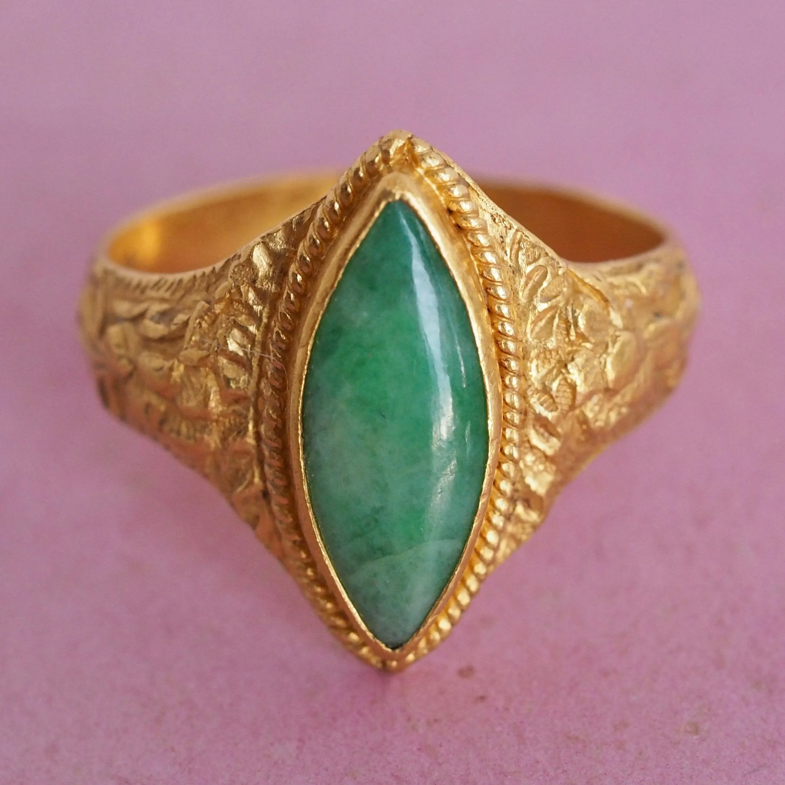 Antique Chinese 22k/24k Gold Jade Navette Ring