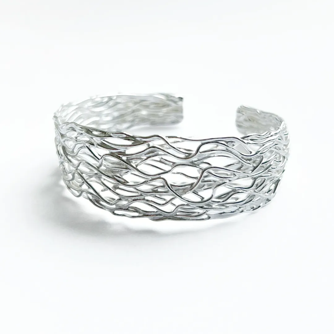 Fionn na Farraige (White Crest) Bangle