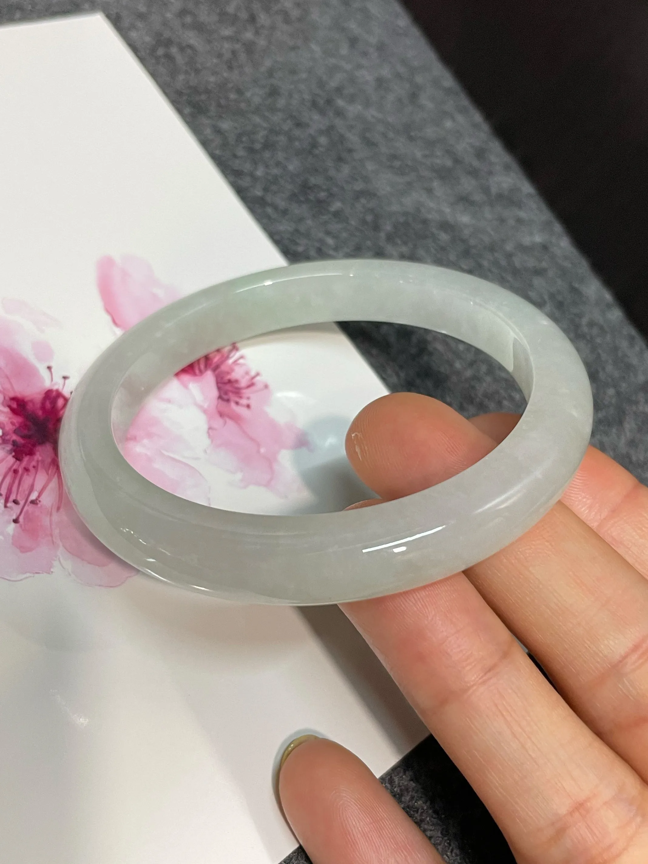 White Jadeite Bangle | 58mm (NJBA095)